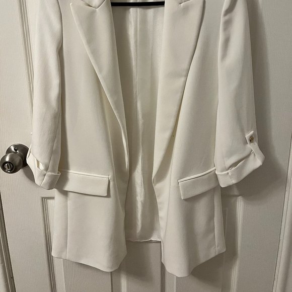 White Fitted Blazer - Picture 2 of 3